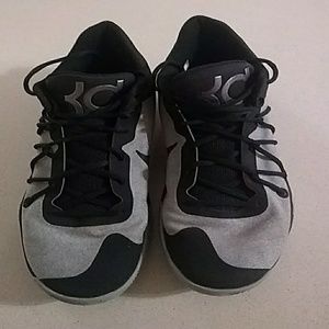 Nike Zoom KD Trey 5 V basketball shoes